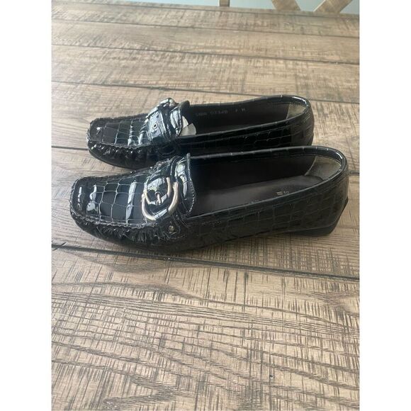 Stuart Weitzman black crocodile loafers woman’s size 7 - Picture 4 of 10
